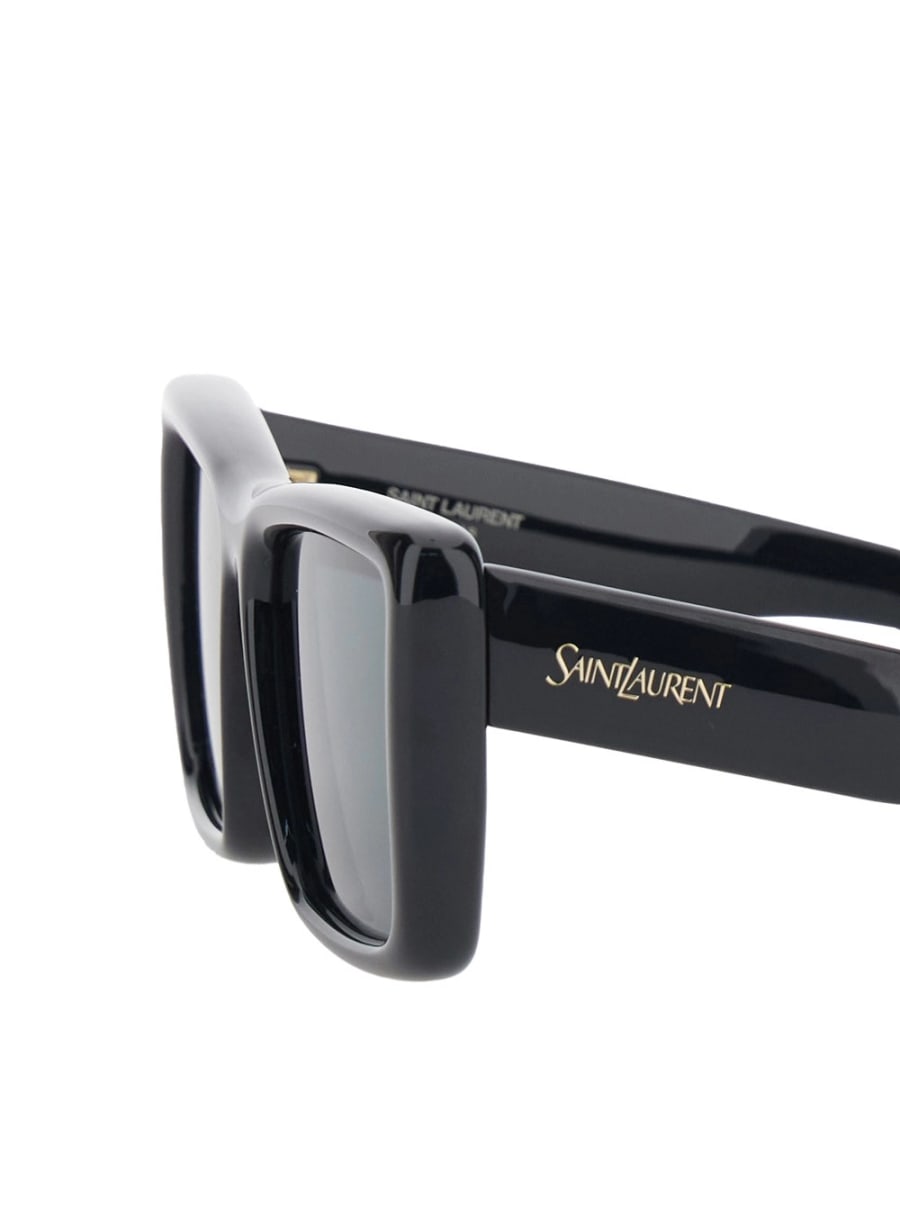 Saint Laurent Occhiali da Sole 'SL 900' con Logo Lettering sulle Aste in Nylon Neri Donna, view 3