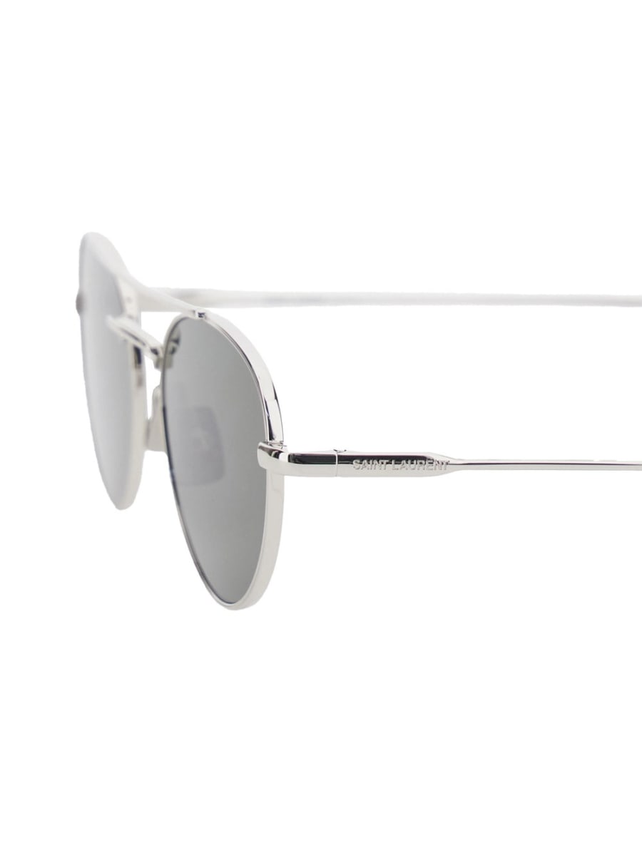 Saint Laurent Occhiali da Sole con Logo Inciso in Metallo Color Argento Donna, view 3