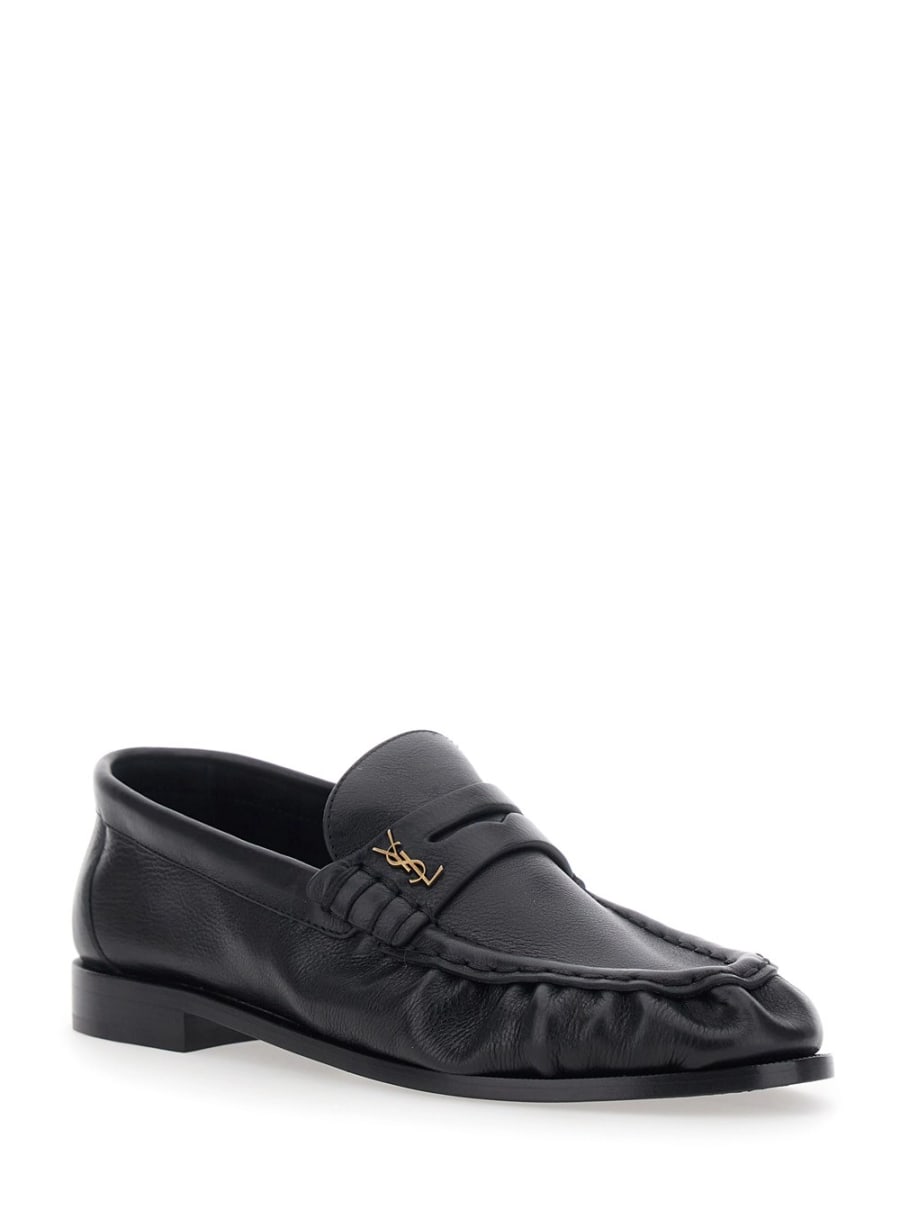 Saint Laurent Mocassini 'Le Loafer' con punta arrotondata e placca Cassandre in Pelle Neri Donna, view 2