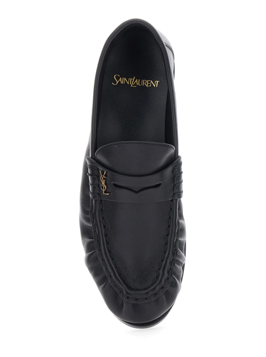 Saint Laurent Mocassini 'Le Loafer' con punta arrotondata e placca Cassandre in Pelle Neri Donna, view 4
