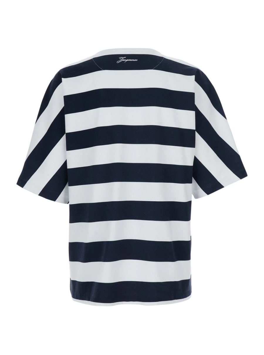Jacquemus T-Shirt 'Le T-Shirt Mariniere' con Motivo a Righe All-Over e Logo Lettering sul Retro in Cotone Blu Uomo, view 2