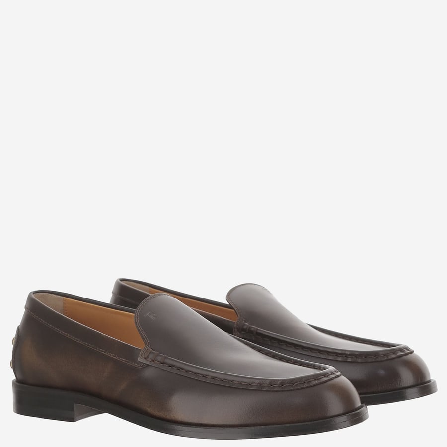 Tod's MOCASSINI IN PELLE CON CON BORCHIE POSTERIORI, view 3