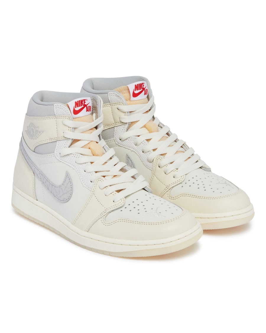Nike Sneakers Air Jordan 1 Retro High OG Beige, view 4
