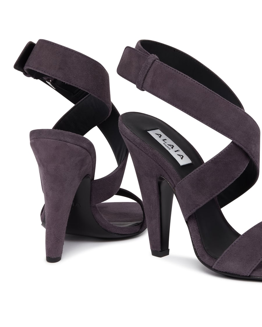 Alaïa Sandali Cone In Suede Grigi, view 6