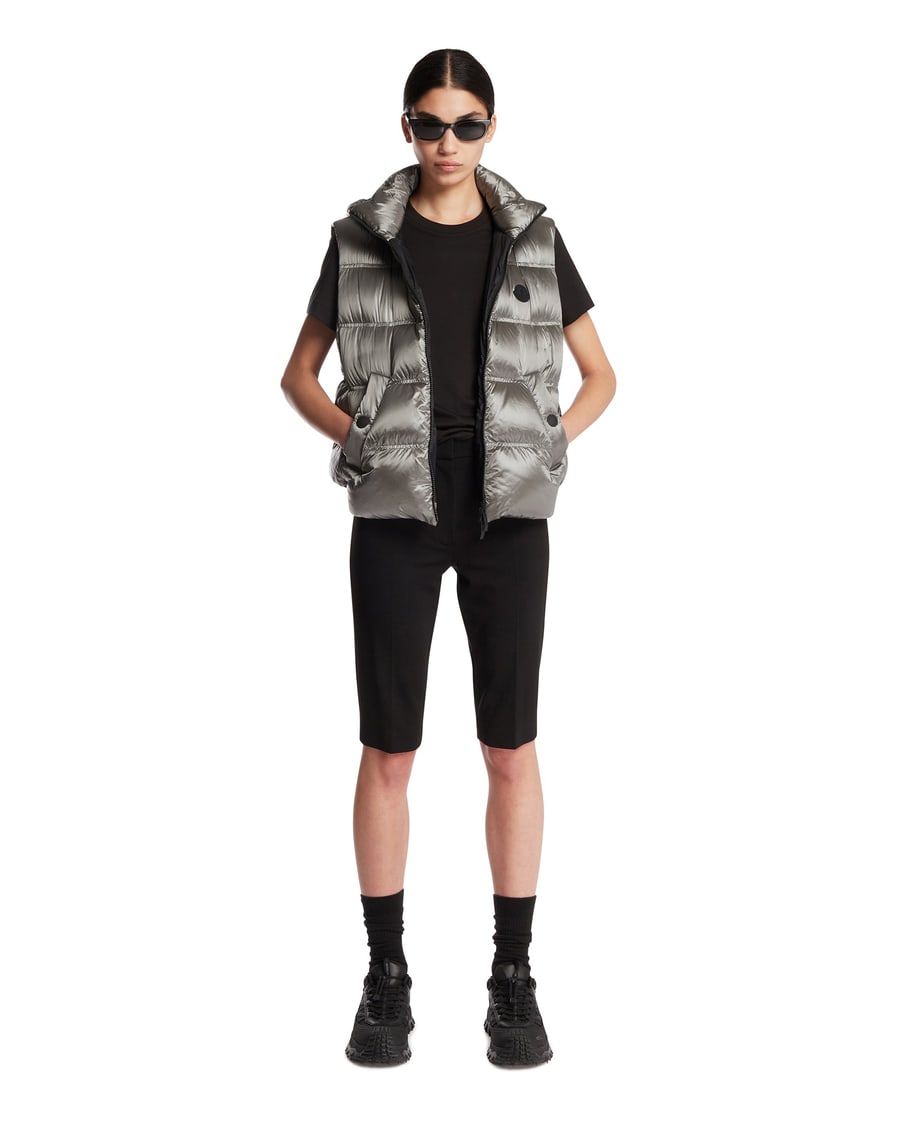 Moncler T-shirt In Cotone Con Patch Nera, view 3