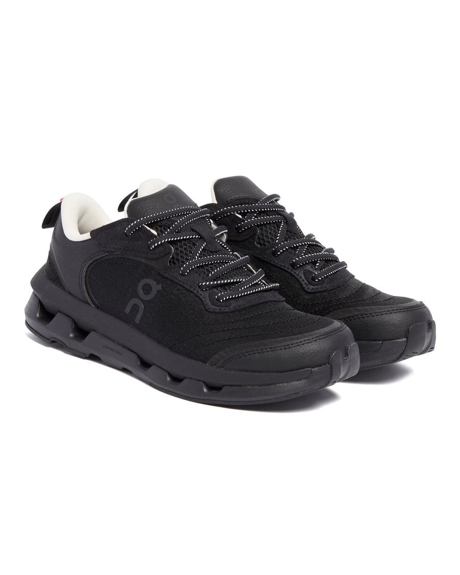 ON Zendaya x ON Sneakers Cloudzone Moon Nere, view 4