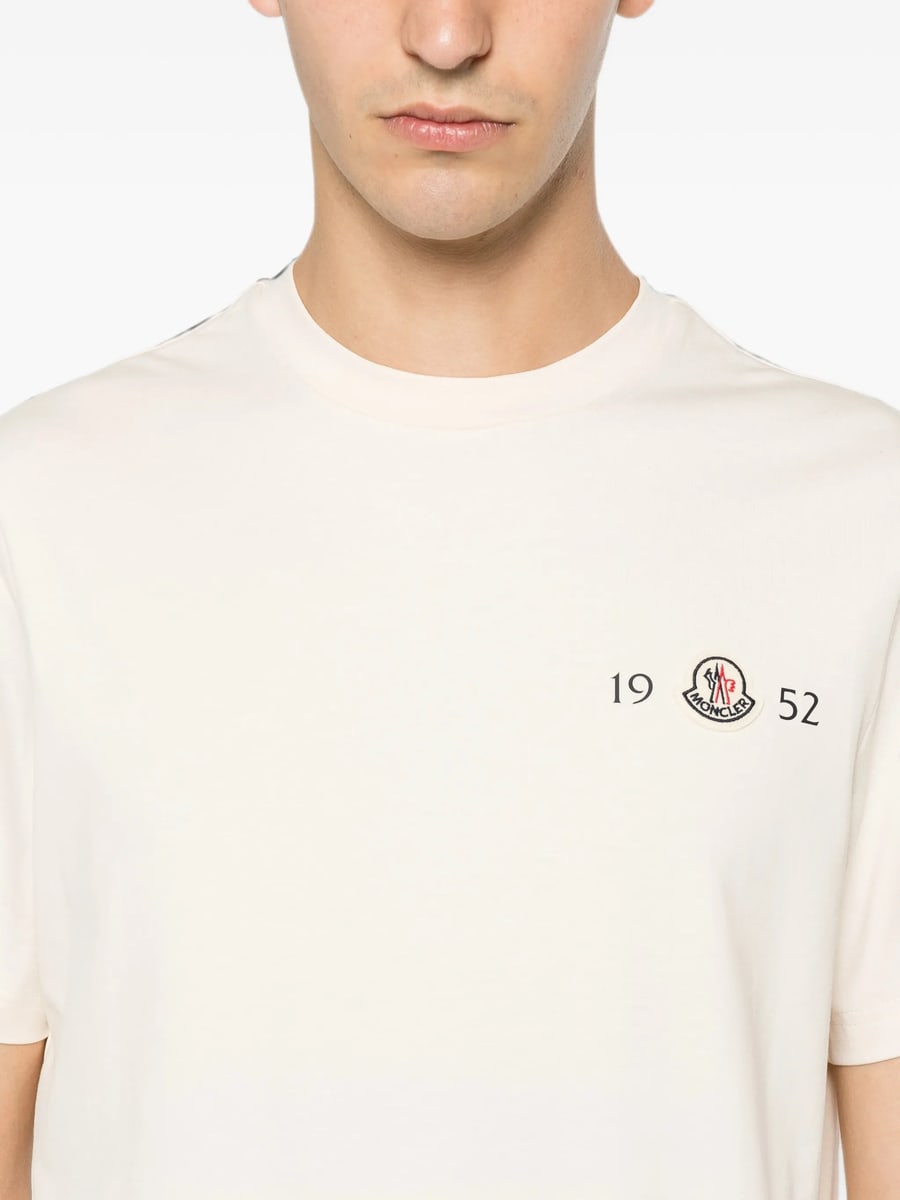 Moncler Moncler Logo-patch T-shirt, view 3