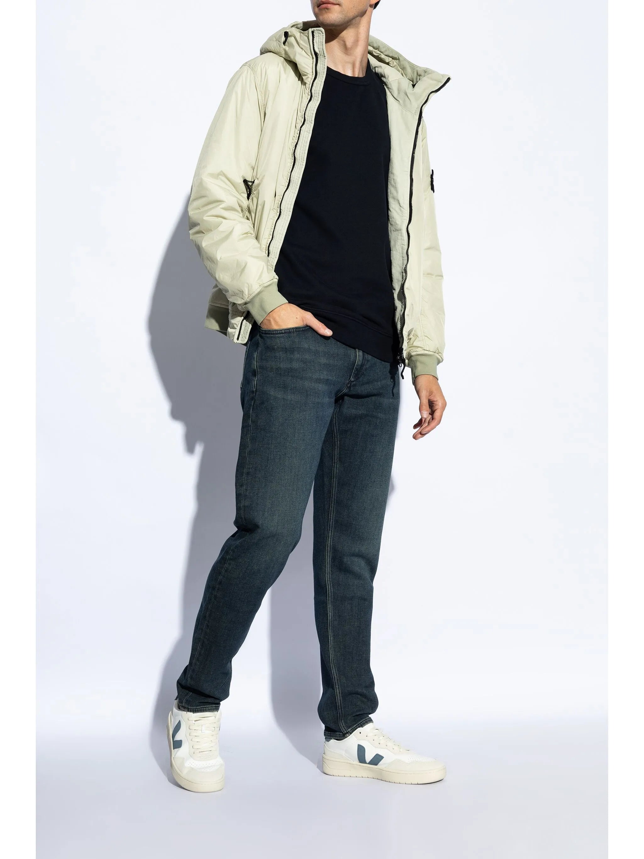 Veja Veja V-90 Sneakers, view 2