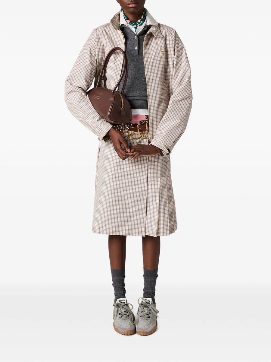 Miu Miu Miu Miu Beau Embossed-logo Clutch Bag, view 3