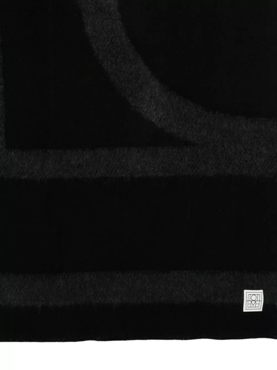 Toteme Sciarpa in lana con monogramma, view 2
