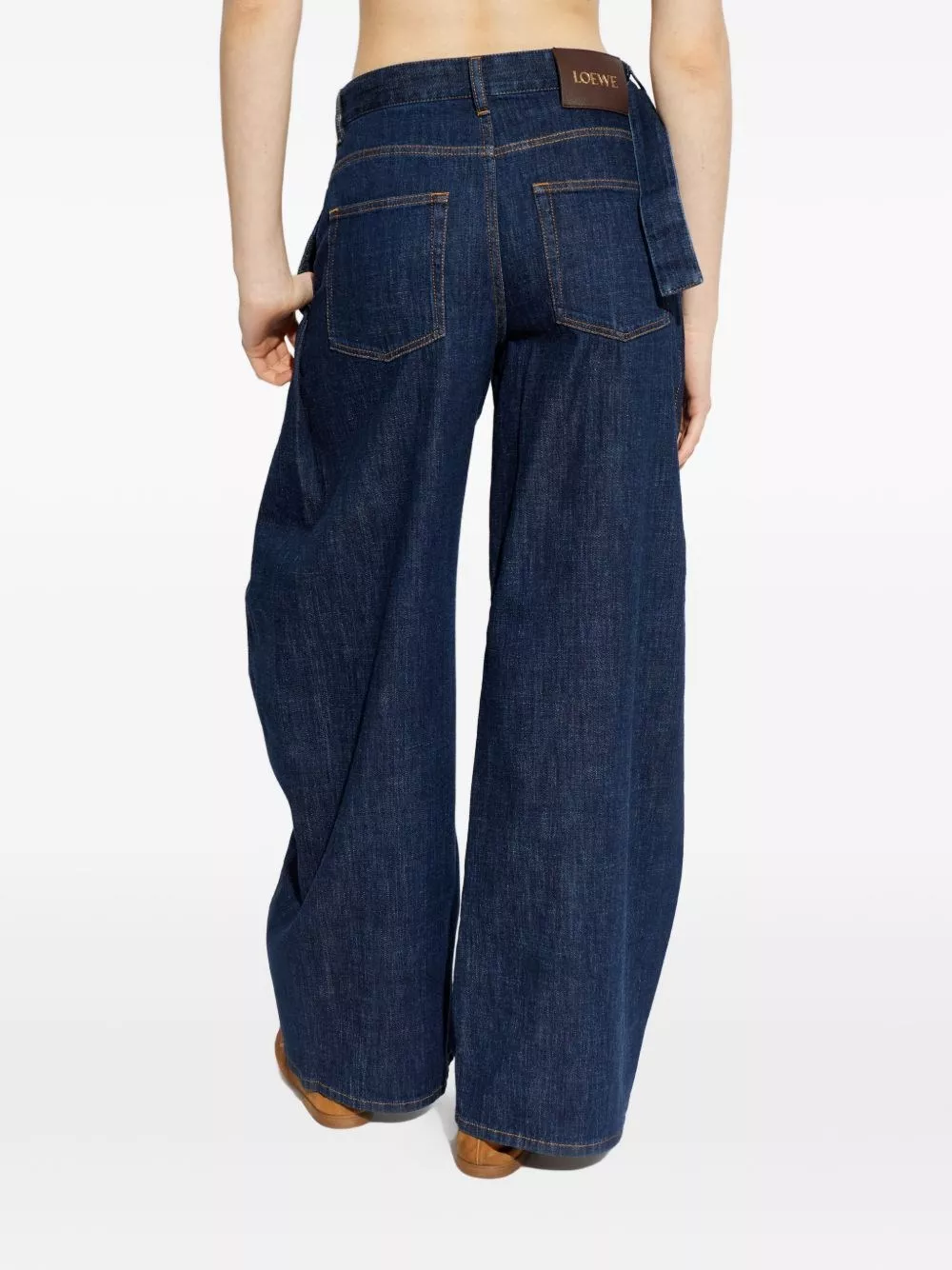 Loewe Jeans in denim a gamba larga con cintura, view 2