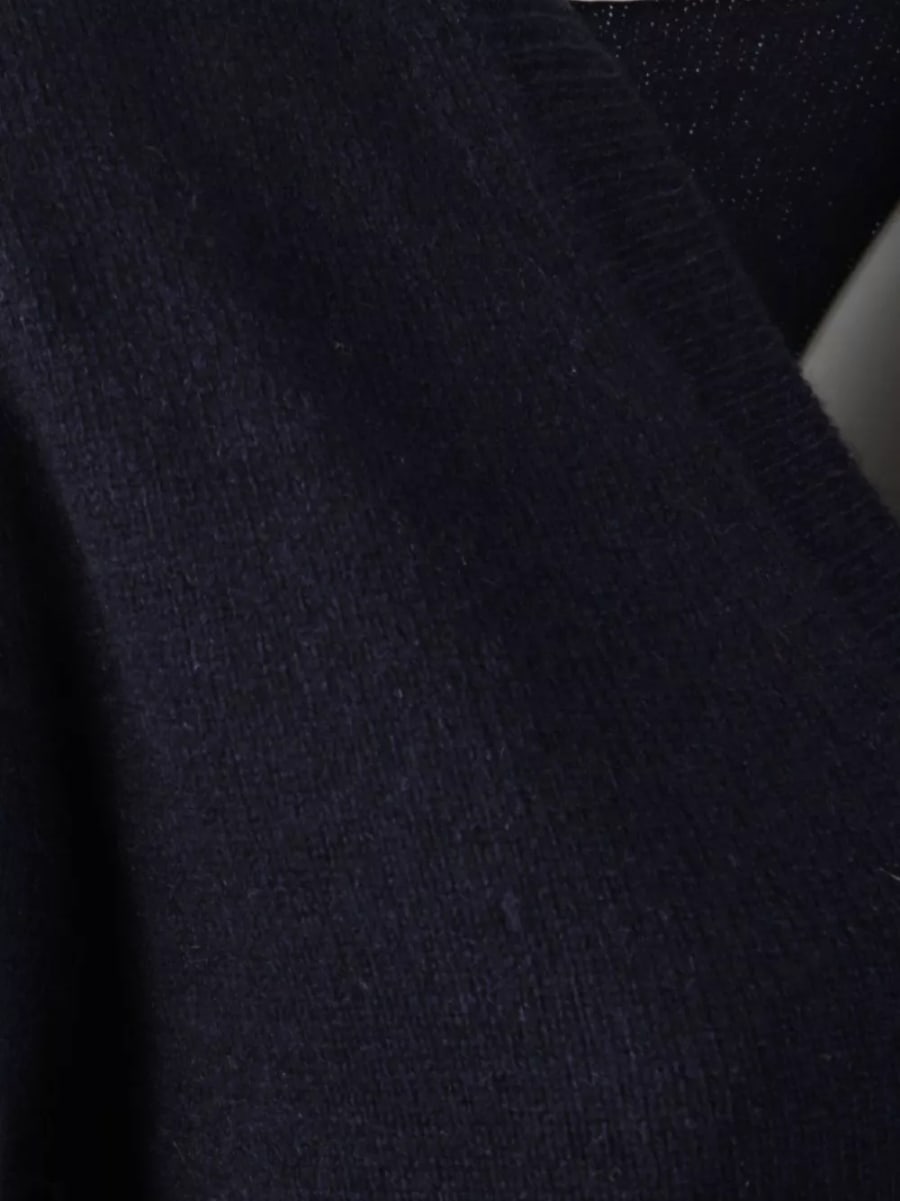 Jucca Maglione a V, view 4