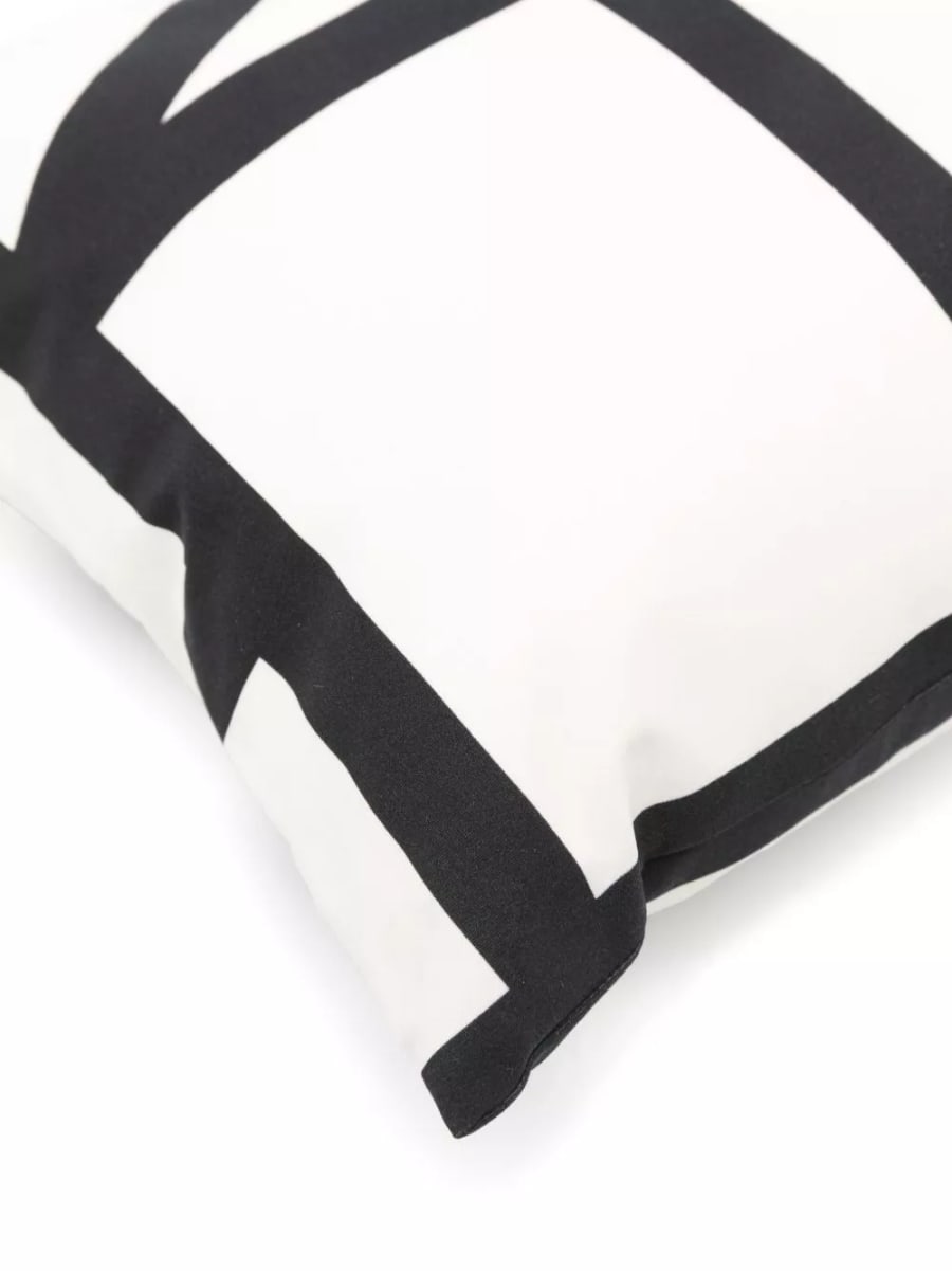 Toteme Cuscino Monogram, view 3