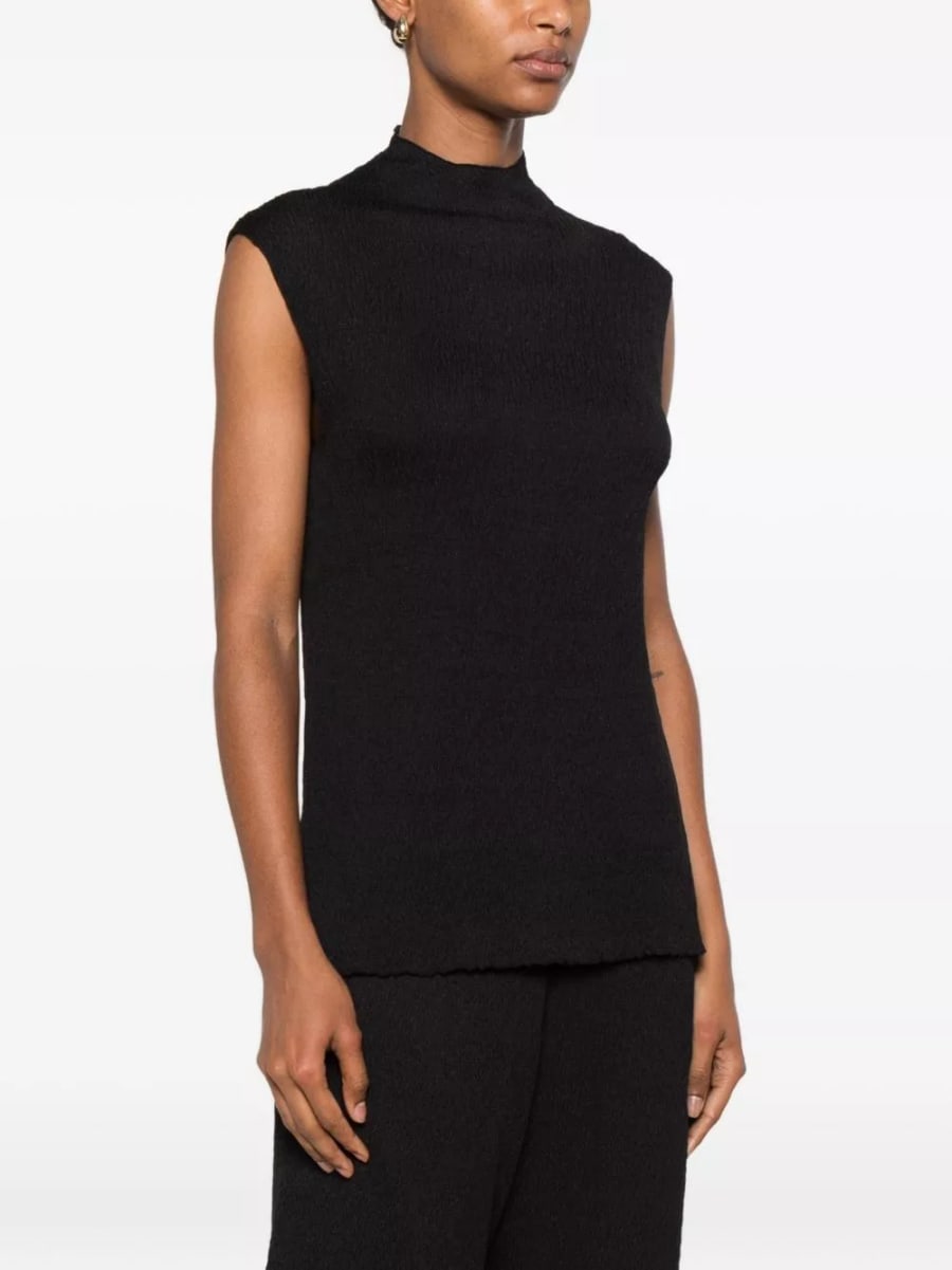 The Row Top in seta Oakson, view 3