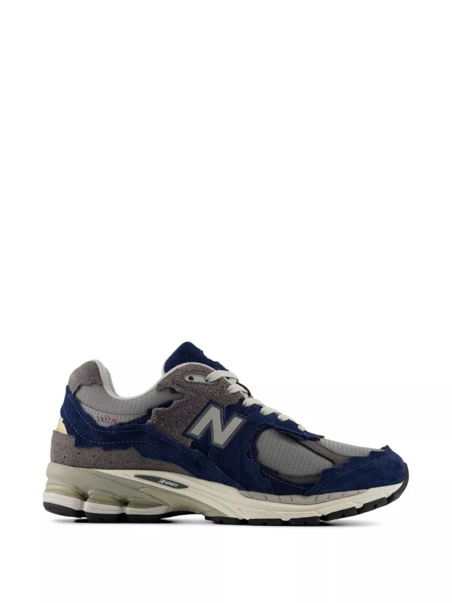New Balance sneakers 2002