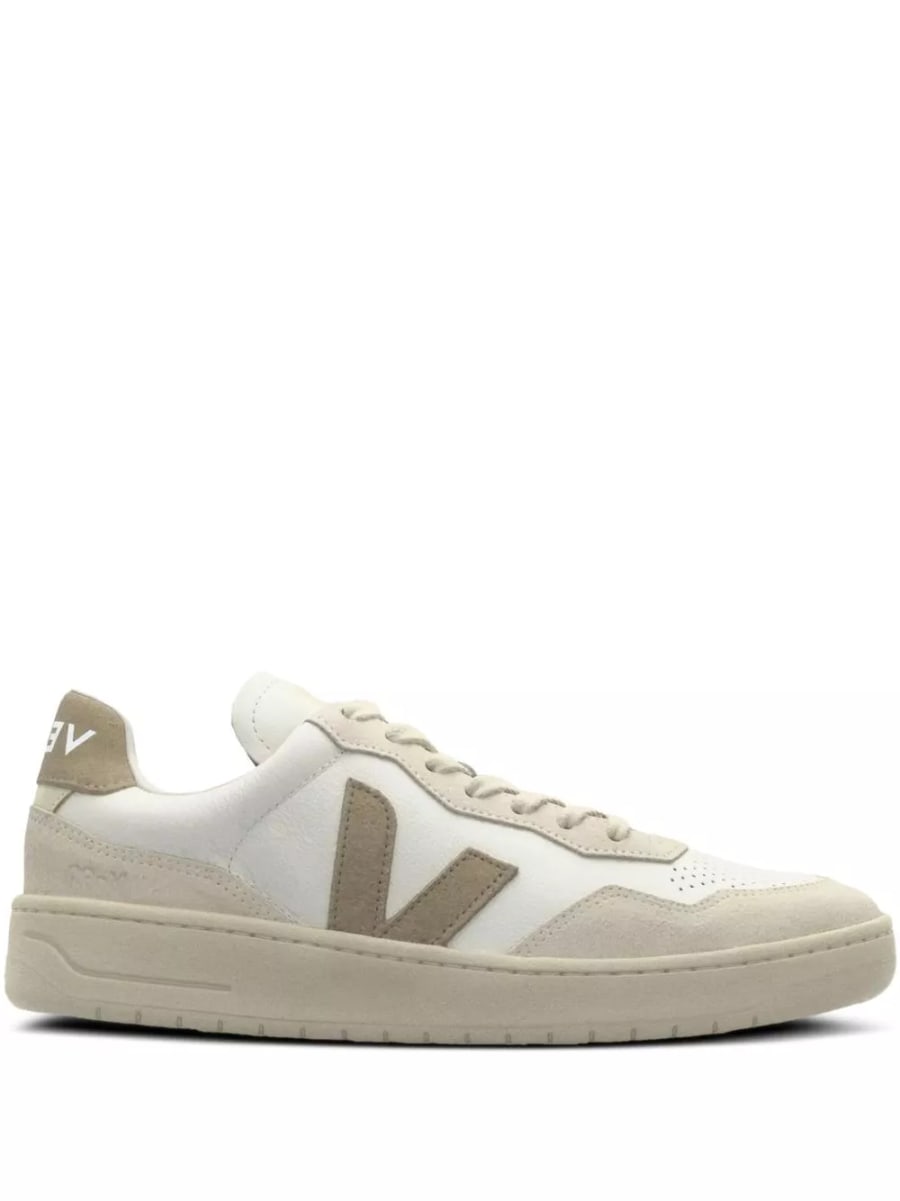Veja Sneakers V-90