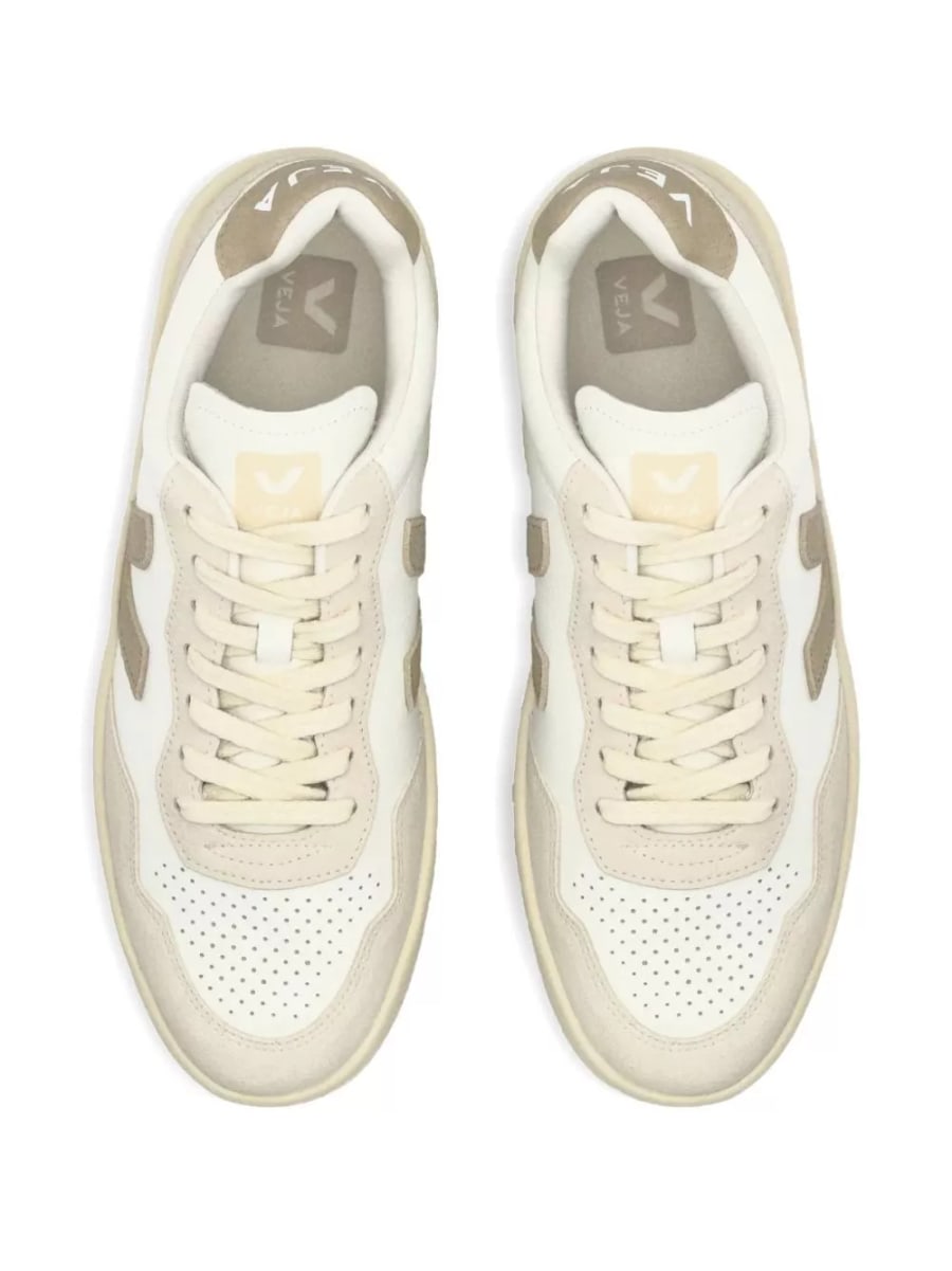 Veja Sneakers V-90, view 2