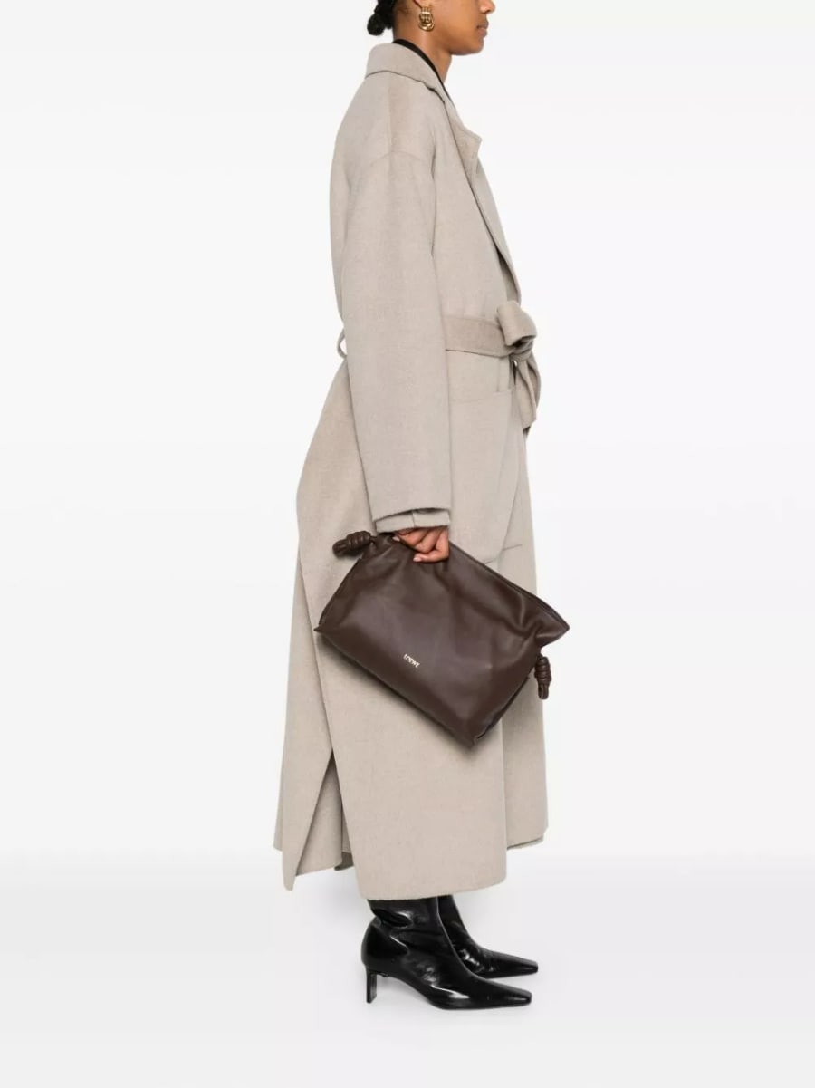 Loewe Clutch in pelle media Flamenco, view 4