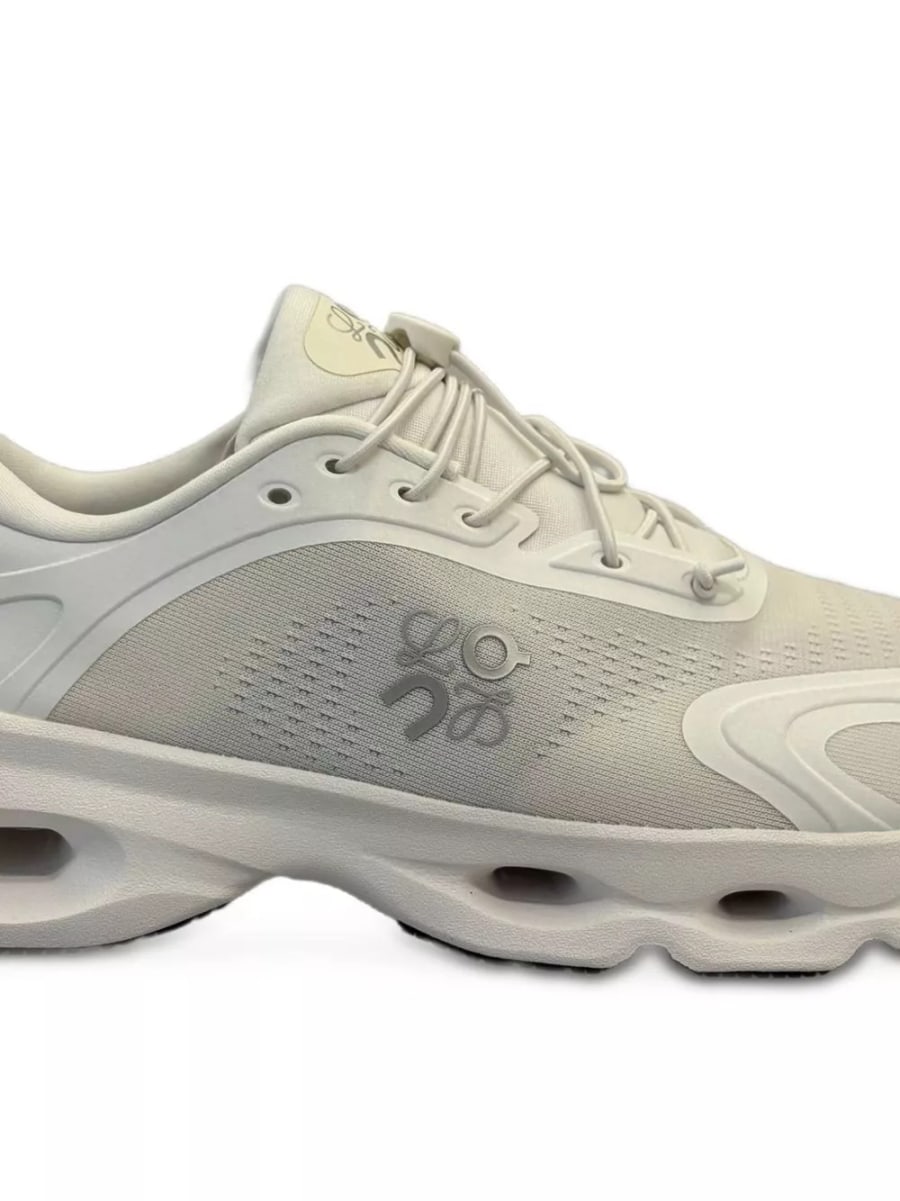 Loewe x on sneakers Cloudsolo, view 2