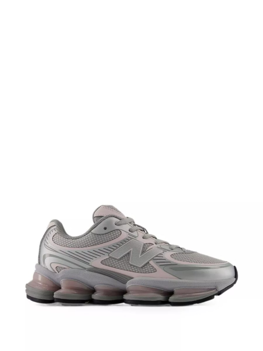 New Balance sneakers 2000