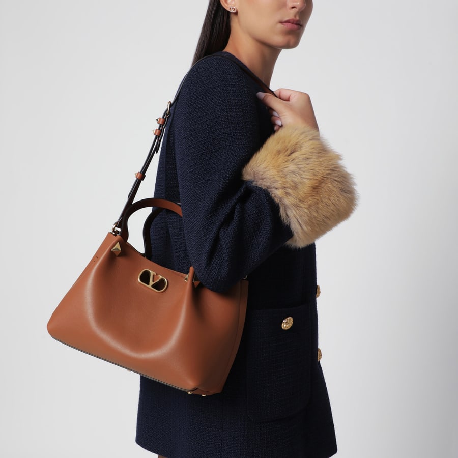 Valentino Garavani Borsa shopping piccola VLogo Signature marrone chiara, view 2