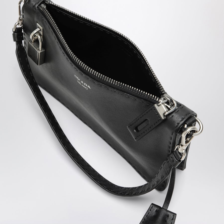 Prada Pouch in pelle anticata nera, view 5