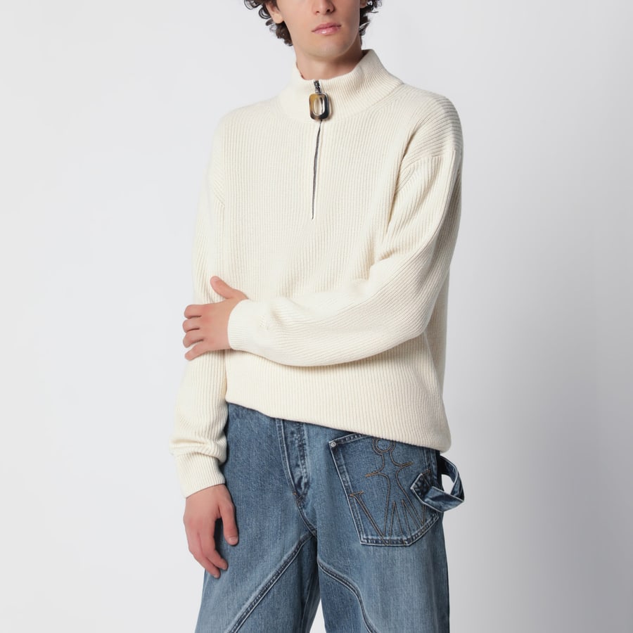 JW Anderson Maglia con mezza zip avorio in misto lana