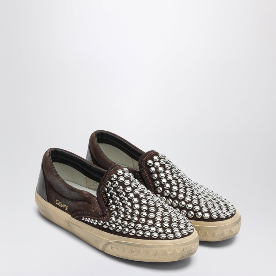 Golden Goose Slip-on marroni in suede con borchie