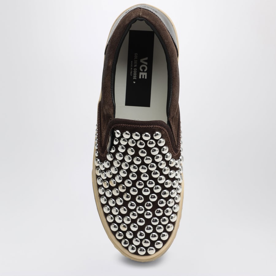 Golden Goose Slip-on marroni in suede con borchie, view 3