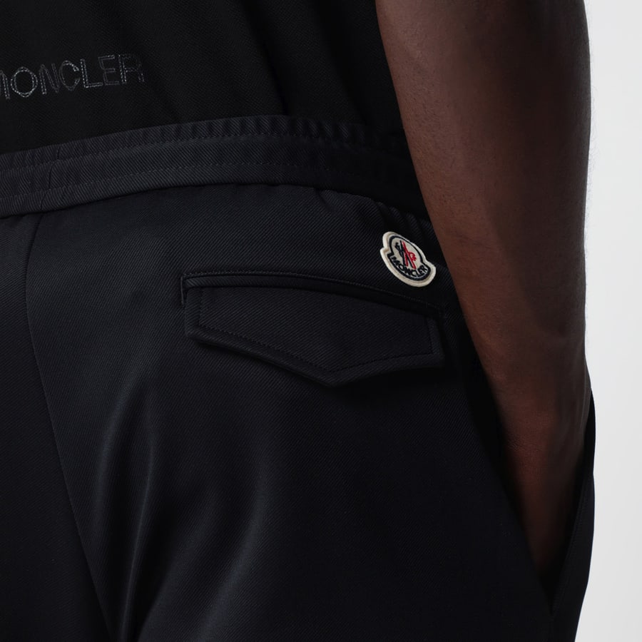 Moncler Pantaloni jogger neri con patch logo, view 5