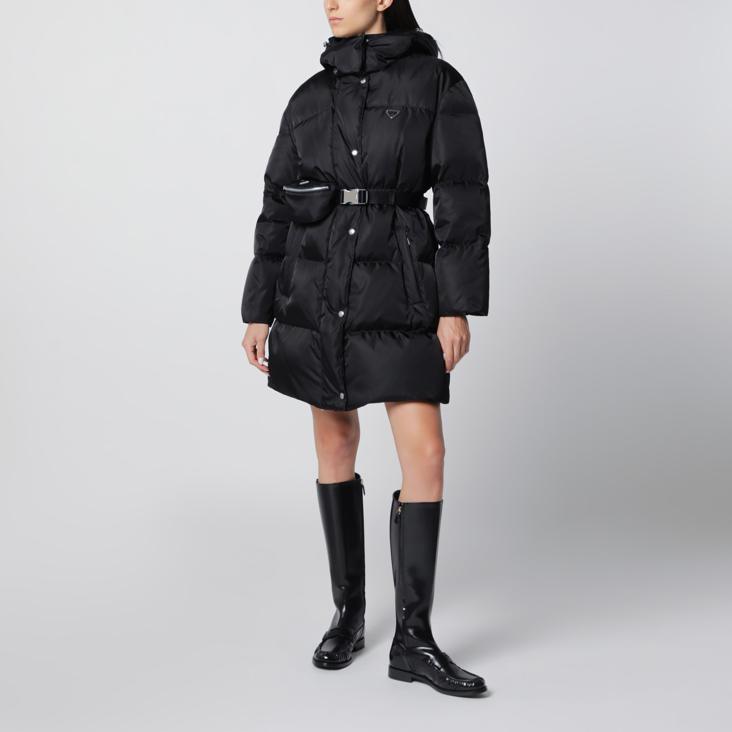 Prada Piumino lungo nero in Re-Nylon con marsupio