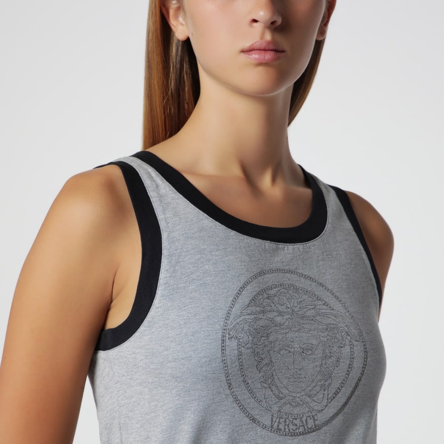 Versace Top grigio chiaro in jersey di cotone con stampa logo, view 4