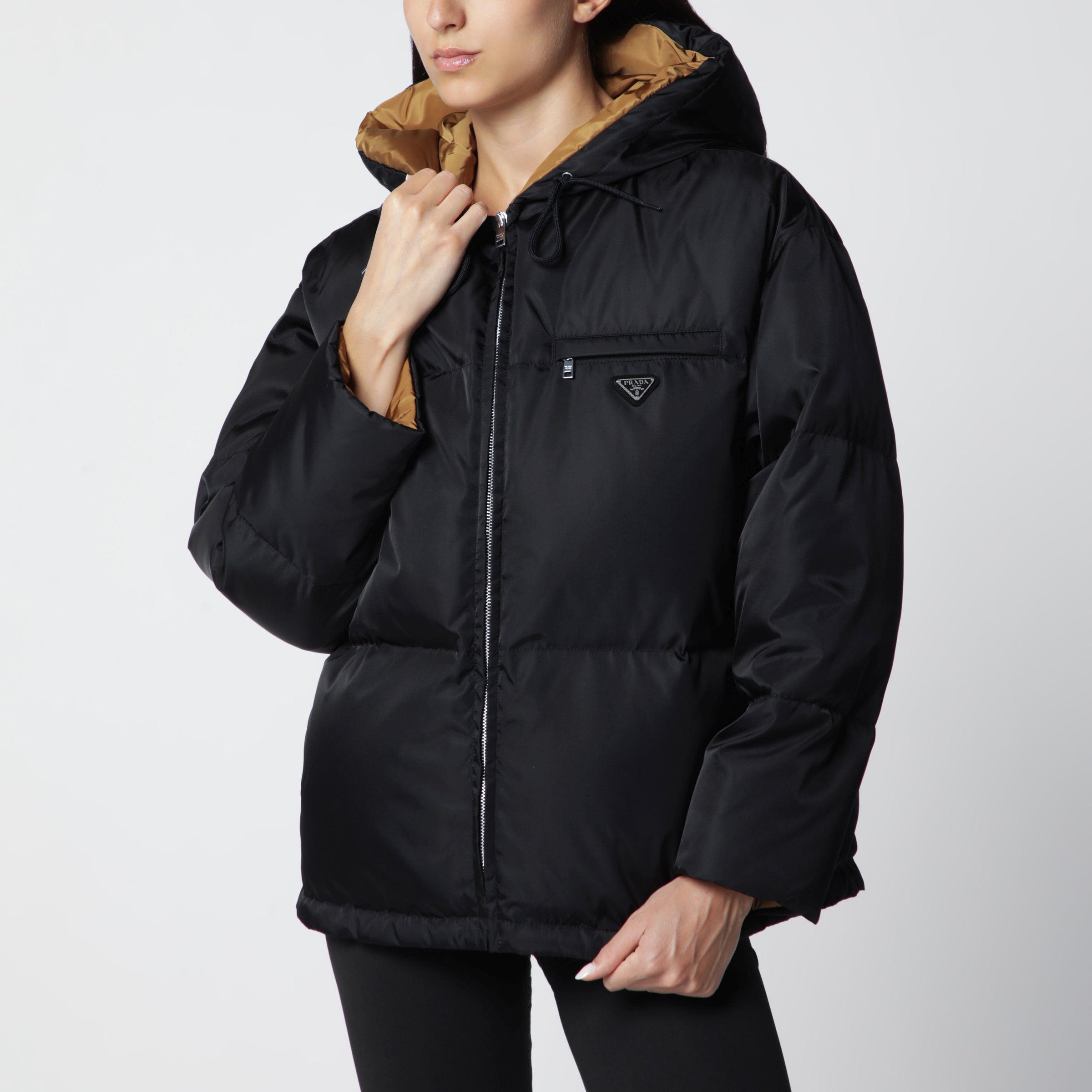 Prada Piumino con zip nero in Re-Nylon