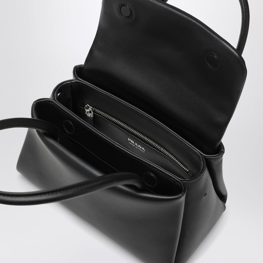 Prada Borsa Passage medium in pelle e Re-Nylon nera, view 5