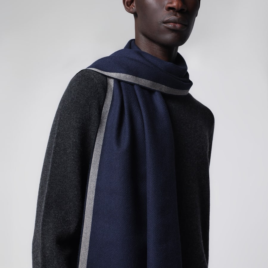 Brunello Cucinelli Sciarpa in lana e cashmere blu/marrone/grigia, view 2