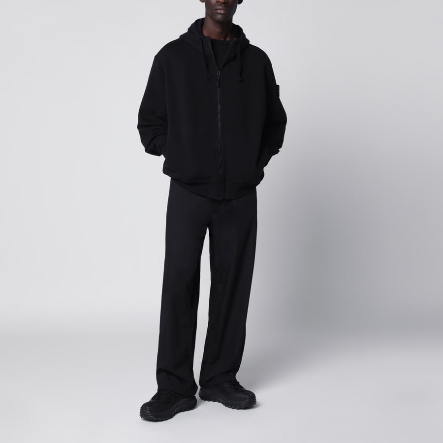 Stone Island Felpa con cappuccio e zip in cotone bio nera, view 2