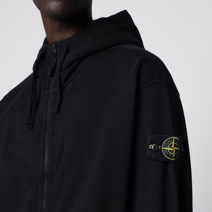 Stone Island Felpa con cappuccio e zip in cotone bio nera, view 4
