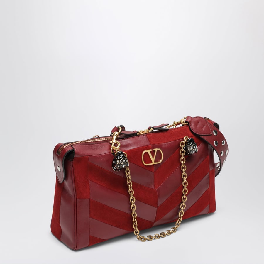 Valentino Garavani Borsa a spalla media Panthea in suede e nappa con motivo Chevron, view 3