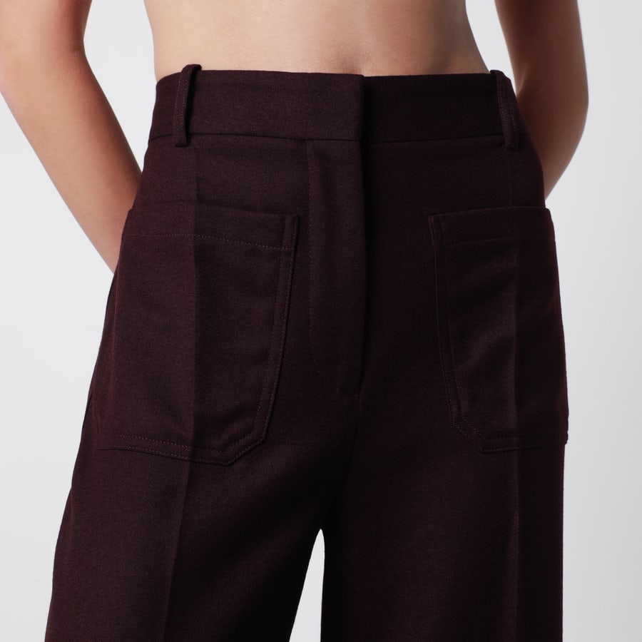 Victoria Beckham Pantaloni in flanella di lana vergine viola scuro Acai, view 5