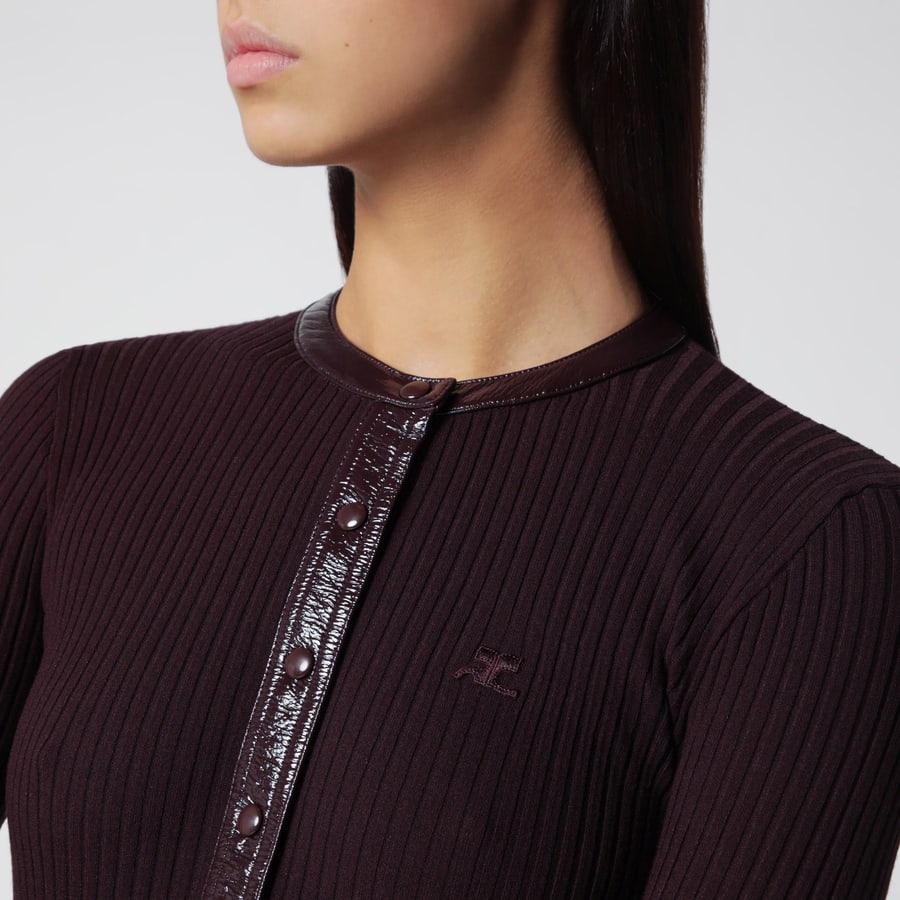 COURREGES Cardigan a coste con dettagli in vinile borgogna, view 4