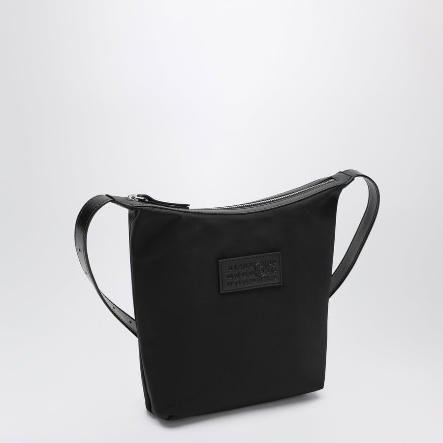 MM6 Borsa a tracolla Numeric Vertical in nylon nera, view 3