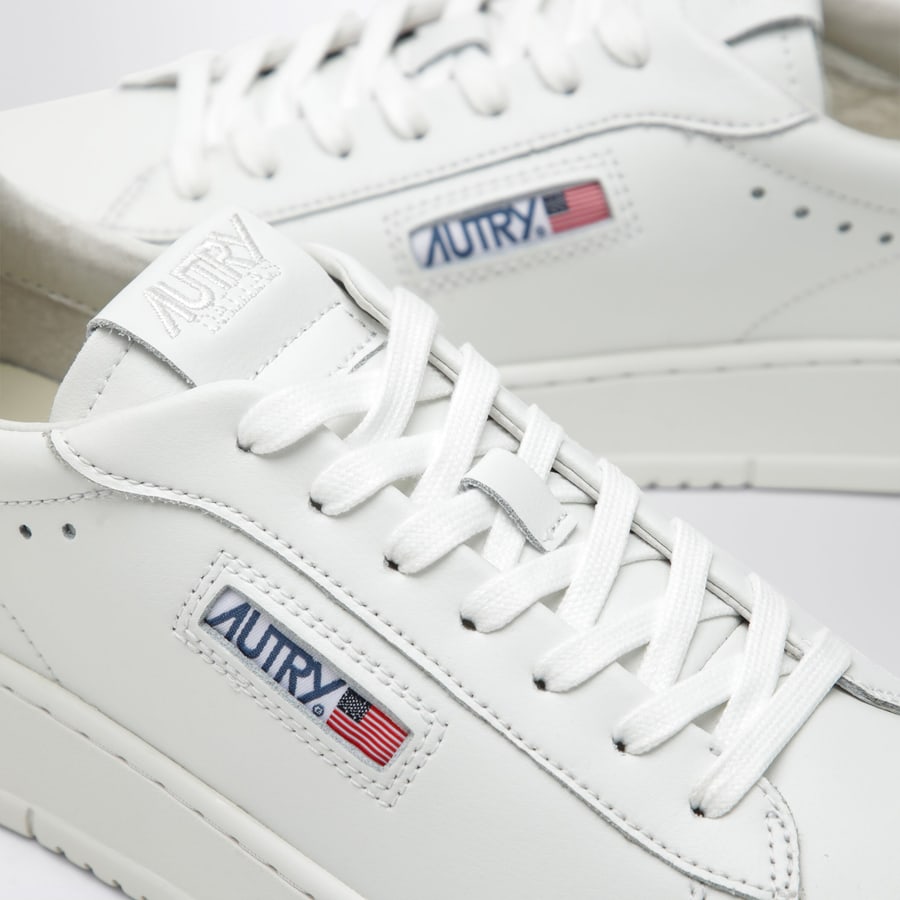 Autry Sneakers Dallas Low in pelle bianca, view 5