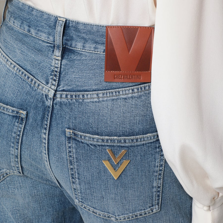 Valentino Garavani Jeans blu medio con VPatch sul retro, view 5