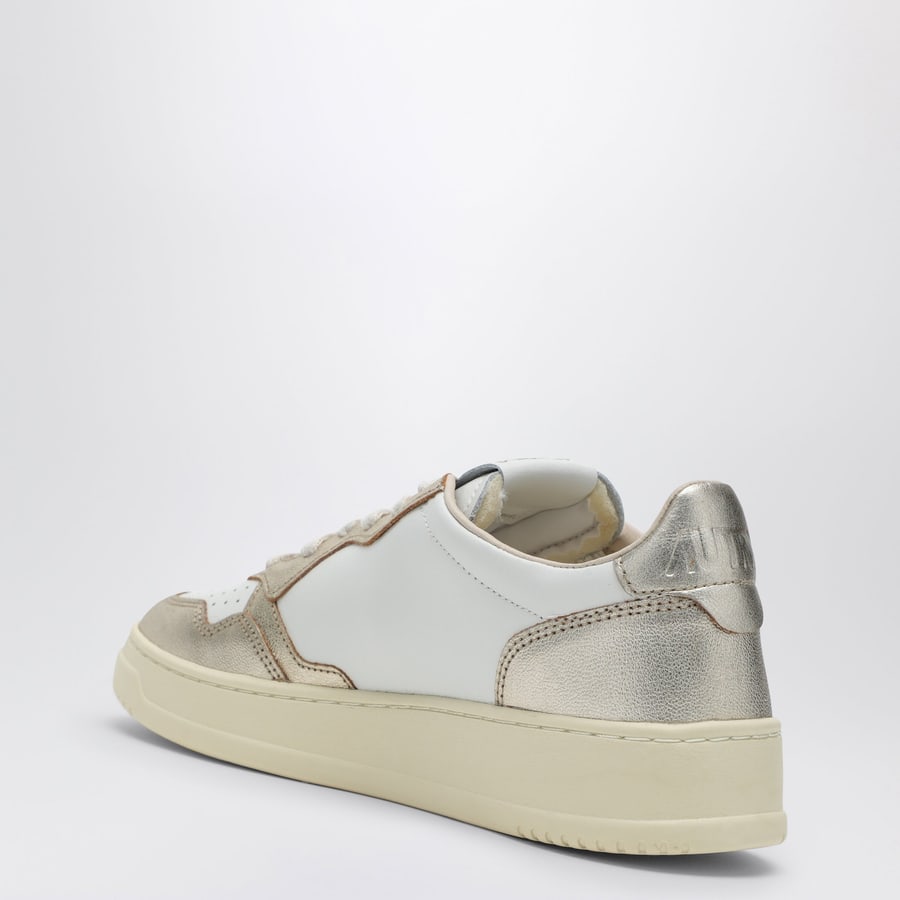 Autry Sneakers Medalist Low in pelle bianca/platino, view 4