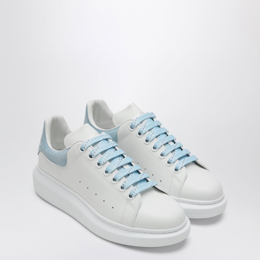 Alexander McQueen Sneakers Oversize bianca/azzurro polvere, view 2