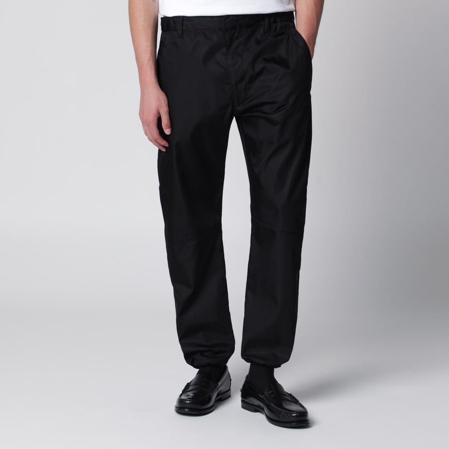 Prada Pantaloni neri in Re-Nylon