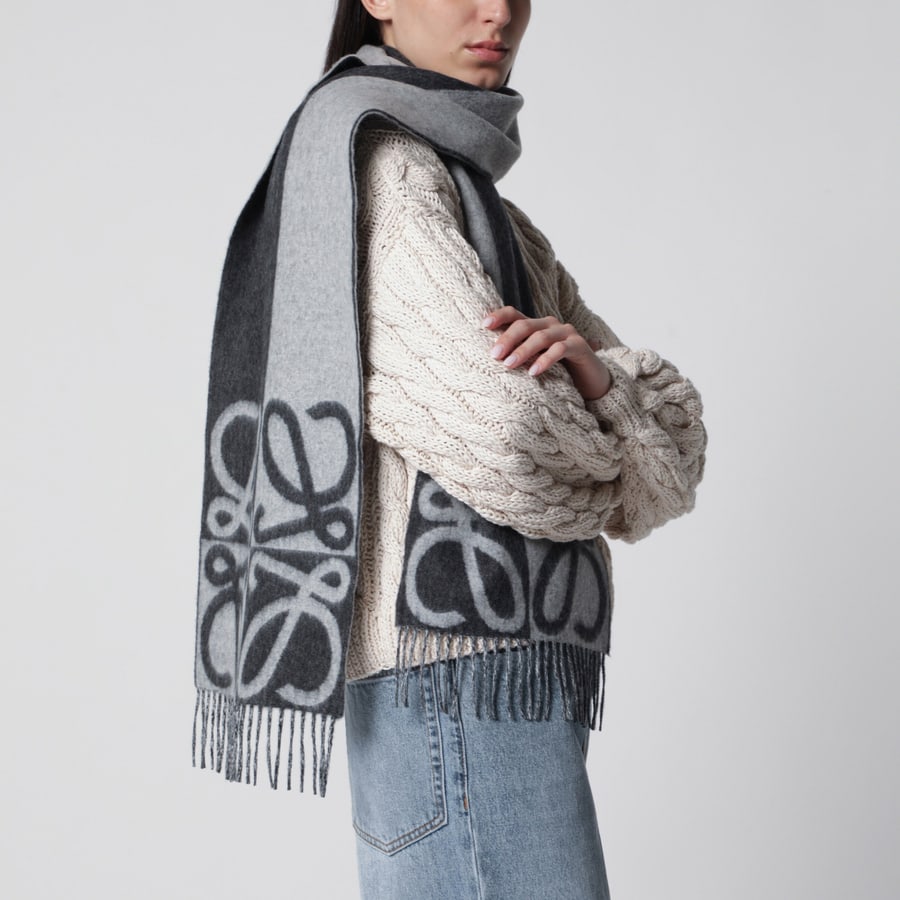 Loewe Sciarpa jacquard Anagram in lana e cashmere grigia, view 2
