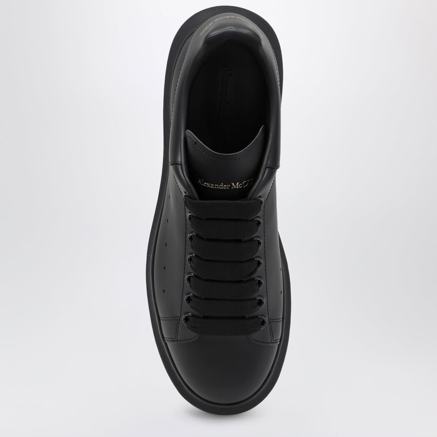 Alexander McQueen Sneakers Oversize nera, view 3