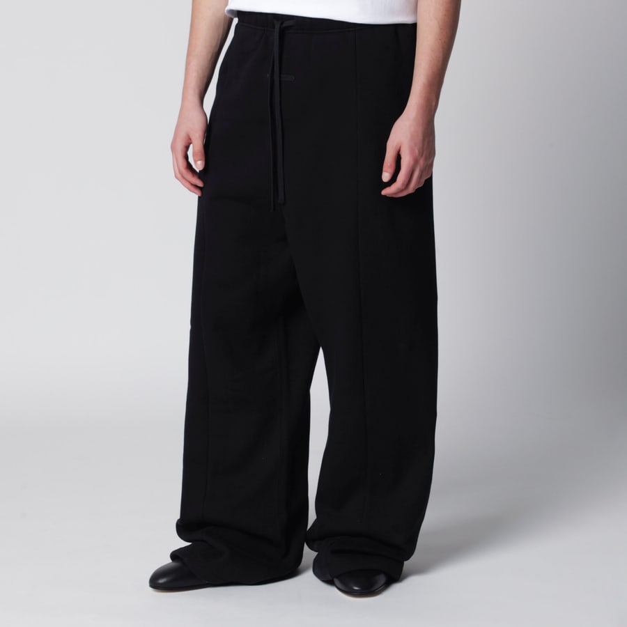 Fear of God Essentials Pantaloni tuta Signature Lounge in pile neri, view 3