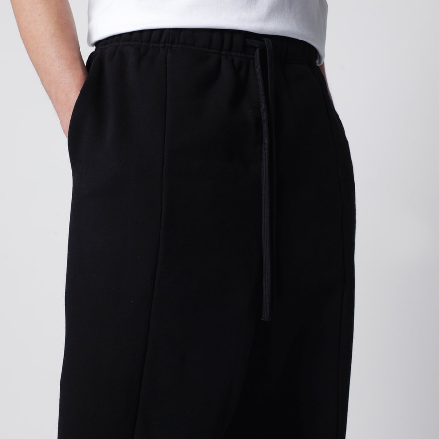 Fear of God Essentials Pantaloni tuta Signature Lounge in pile neri, view 5